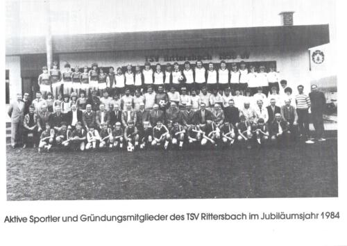 1984: Aktive Sportler/-innen und Gründungsmitglieder beim 25-jährigen Vereinsjubiläum